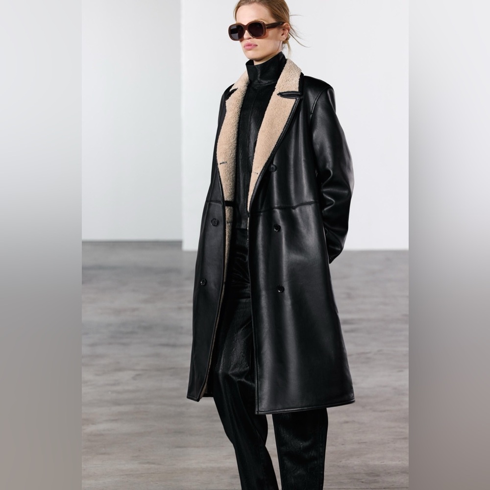 Zara Double Faced Coat
Ref 2969/260

Women's Black and Tan Leather Coat